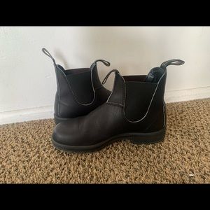 Black Blundstones- great condition!
